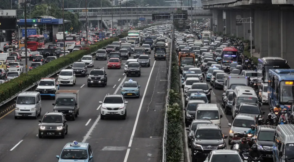 Ganjil Genap Jakarta Hari Ini Senin 8 April 2024 Dihilangkan, tetapi Berlaku di Lajur Mudik, termasuk cuti bersama Lebaran Idul Fitri 2024.